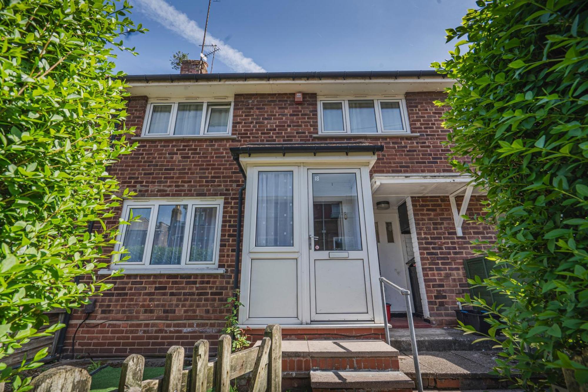 Entire 4-bed House & Parking, Steps From Icc & Utilita Arena & Broad Street Holiday home
